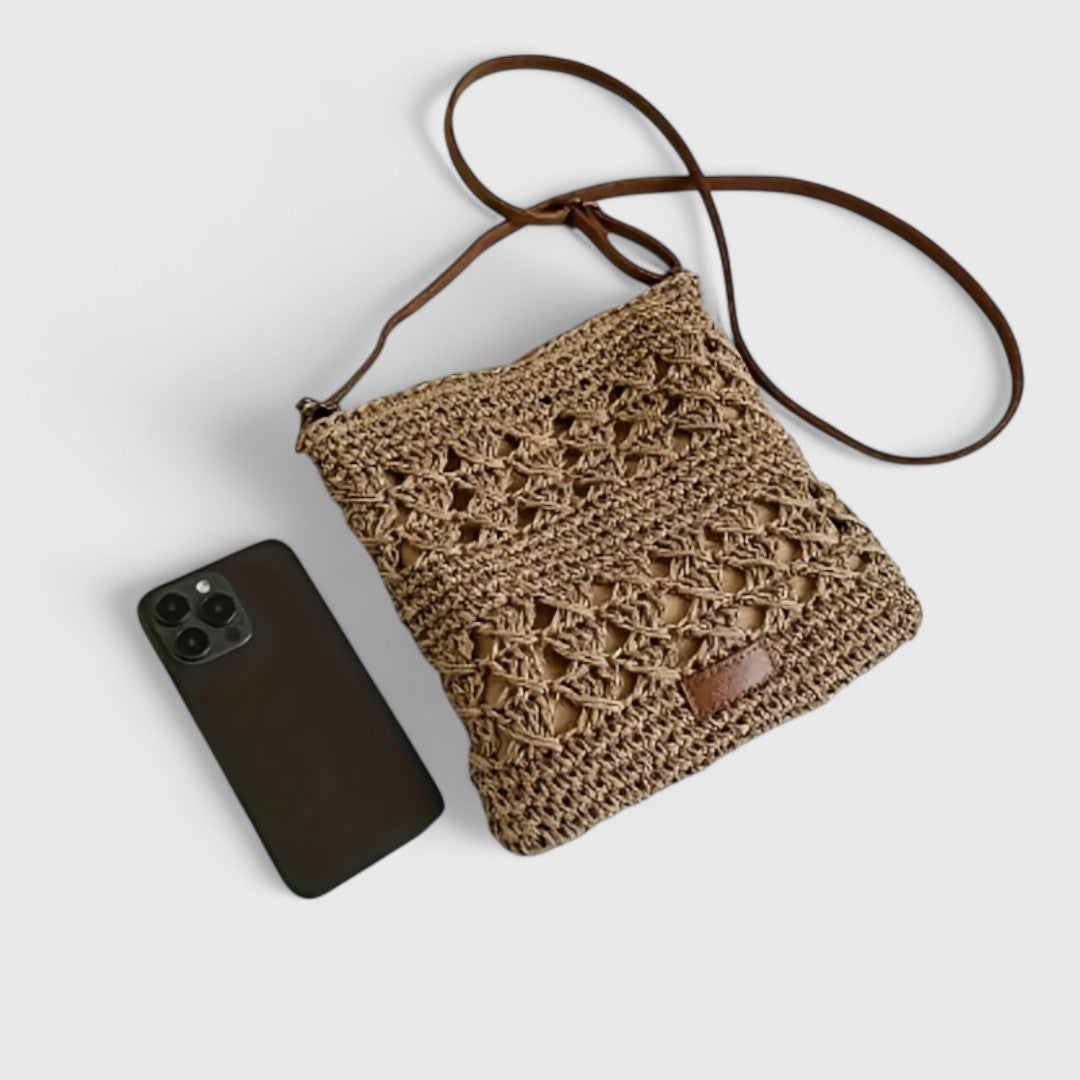 Sola - Torebka na ramię z szydełkowym wzorem