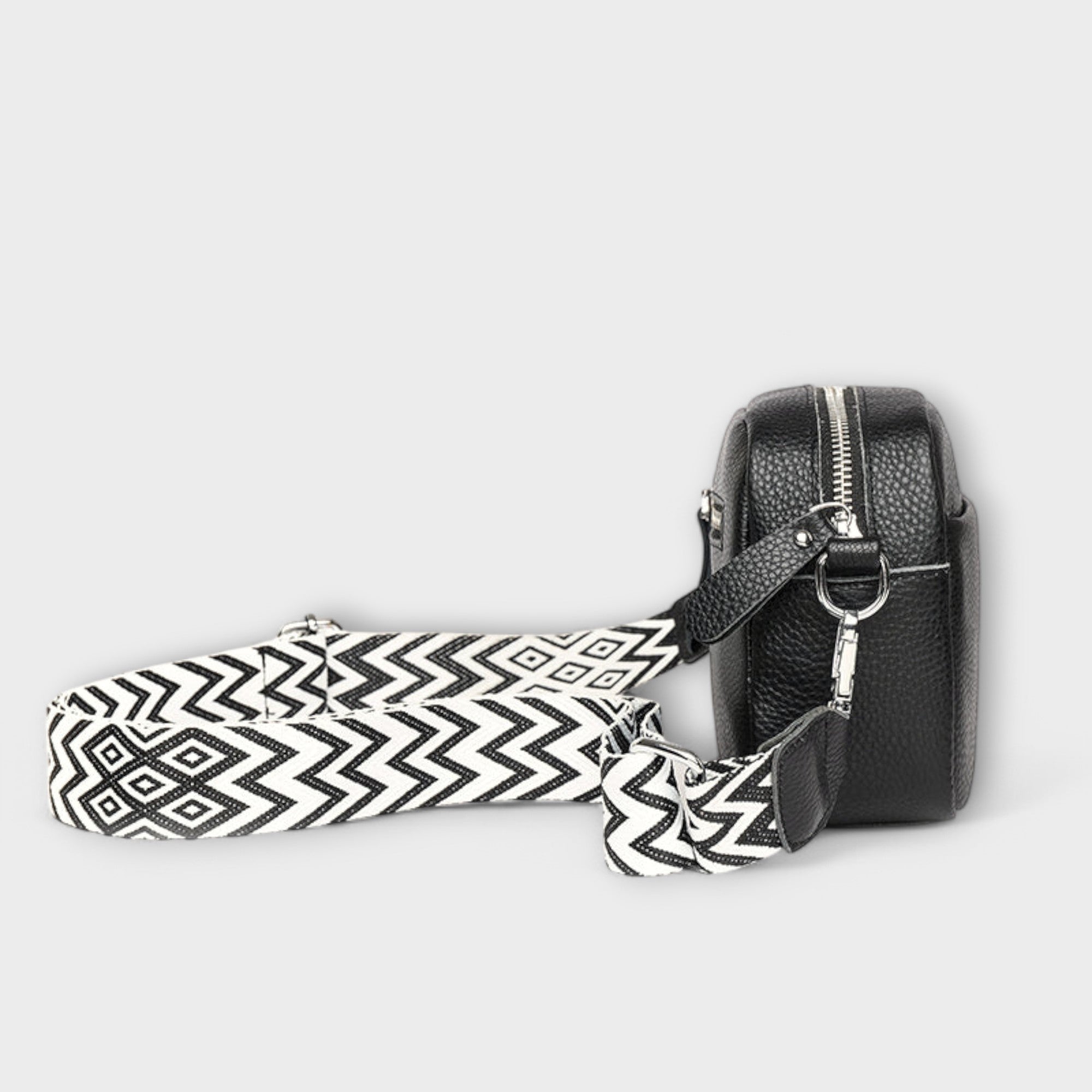 Mini torebka na ramię - elegancka i funkcjonalna