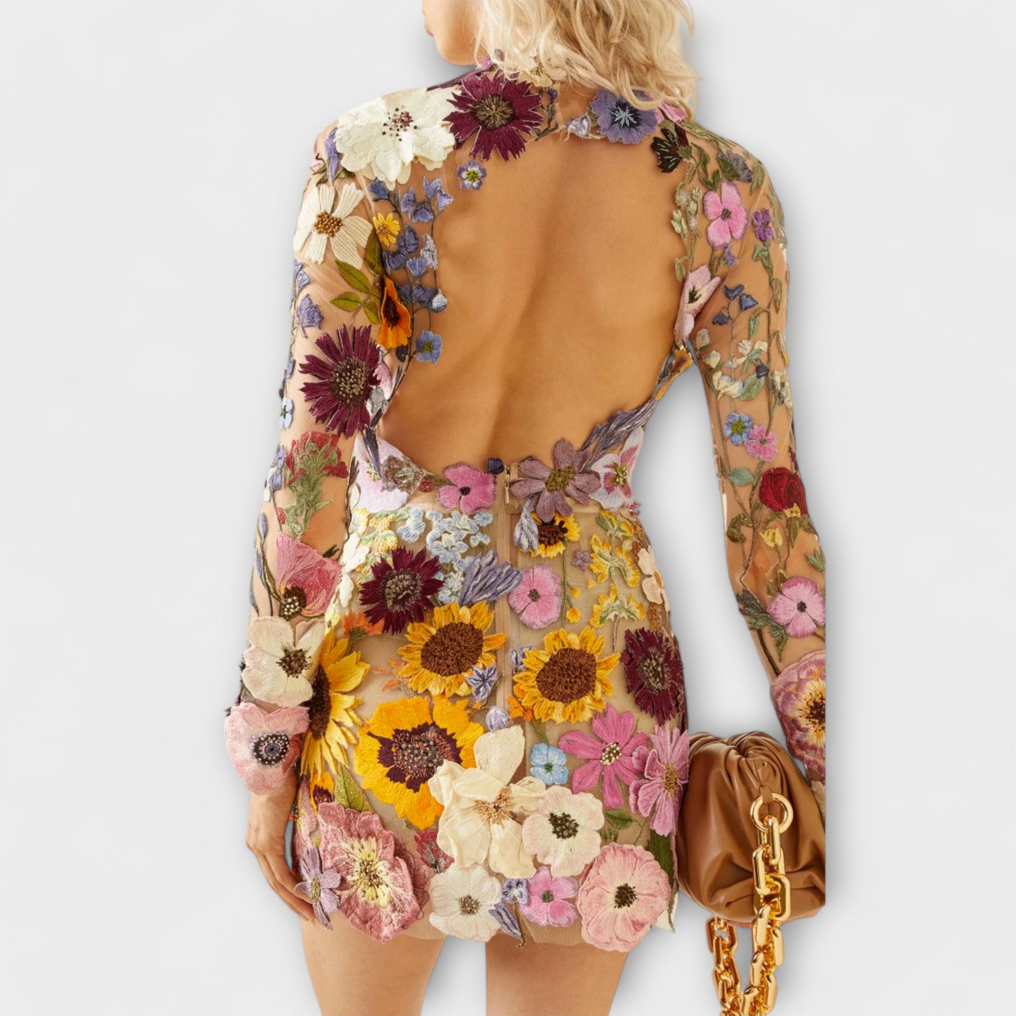 Dolores - sukienka z trójwymiarowym wzorem kwiatów